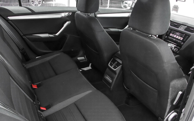 Skoda Octavia cena 69900 przebieg: 73879, rok produkcji 2018 z Leśna małe 211